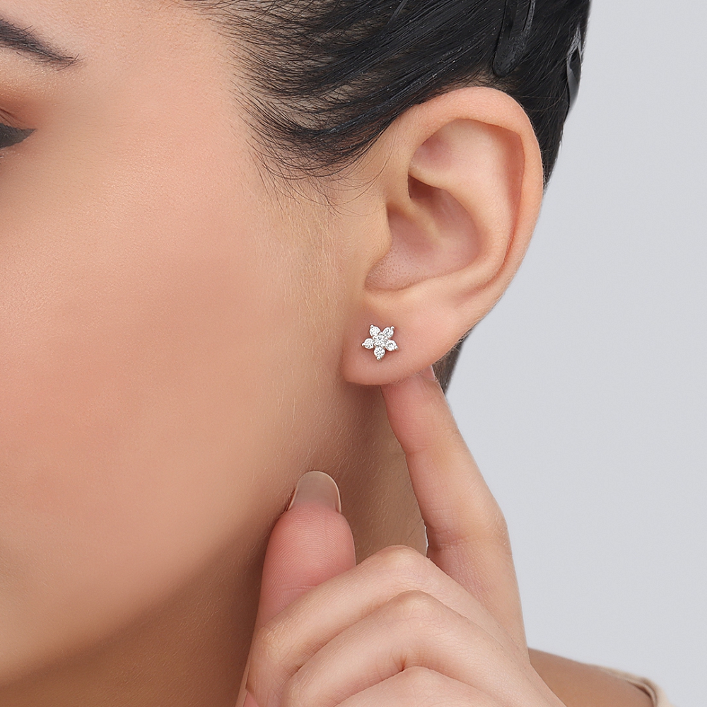 4 Prong Round Star cluster Stud Earrings