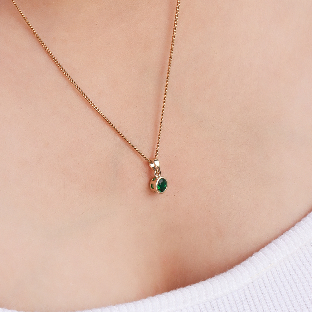 4 Prong solid bale with link Emerald Solitaire Pendant Necklace