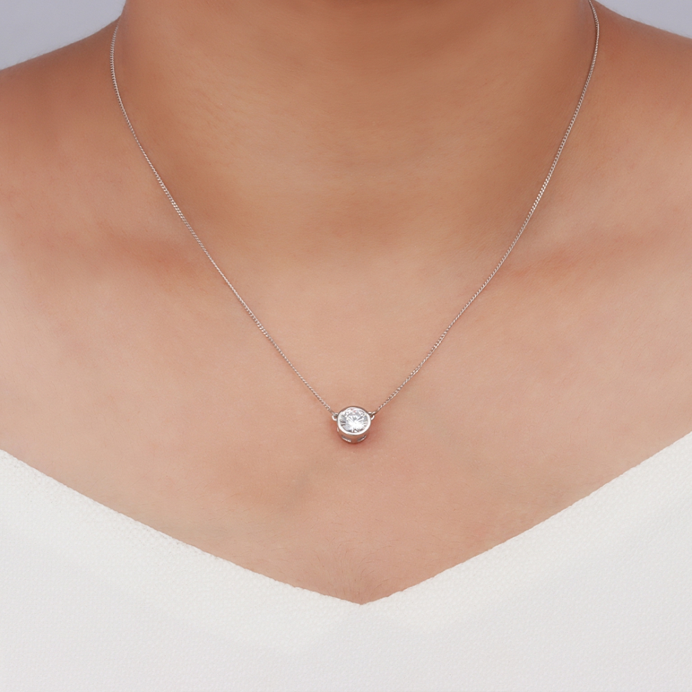 Bezel Setting Platinum chain linked Solitaire Pendant Necklace