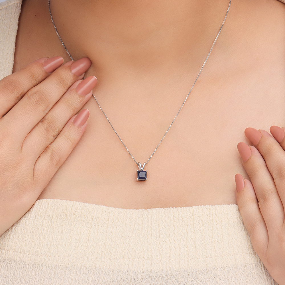 4 Prong Shine Blue Sapphire Solitaire Pendant Necklace