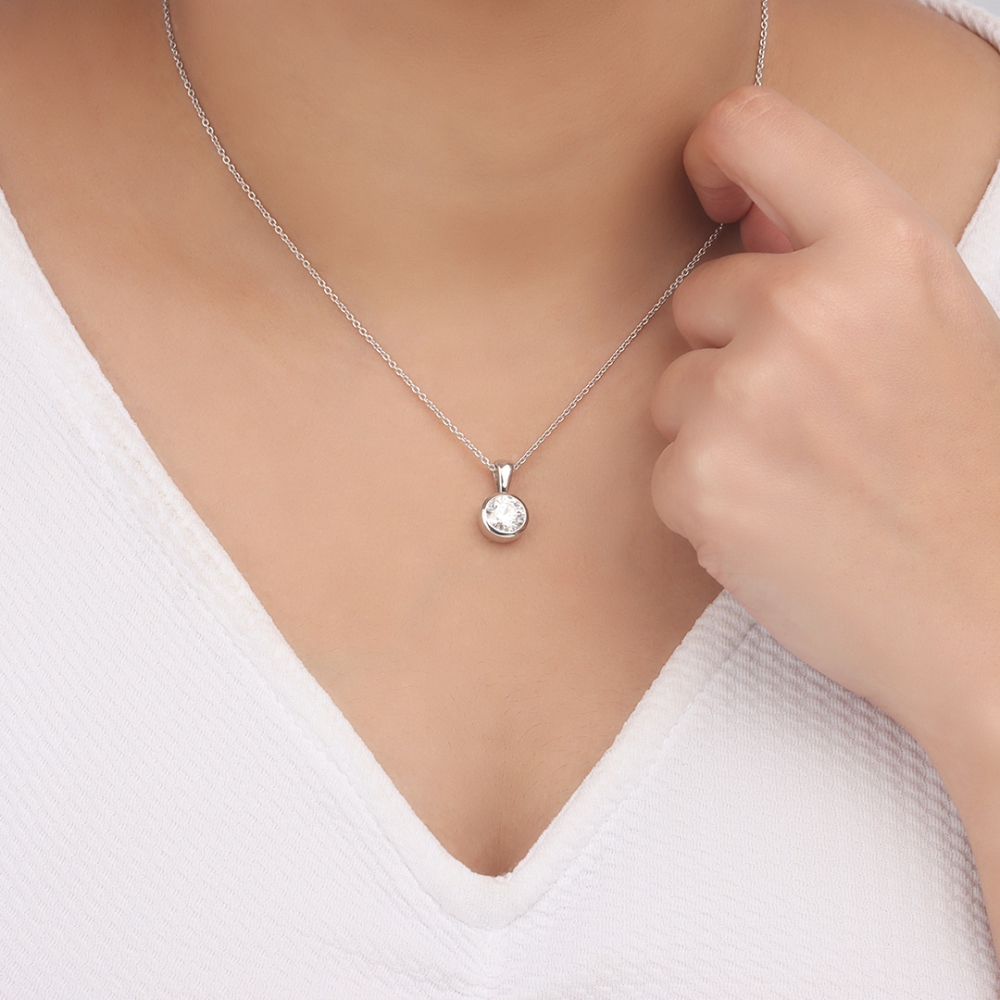 Bezel Setting Round Solid Bale Solitaire Pendant Necklace