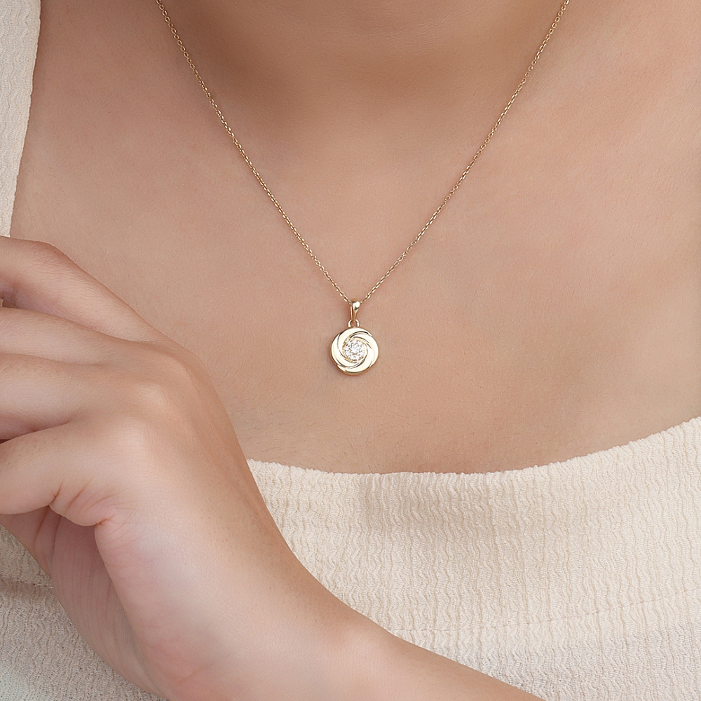 4 Prong Round Swirl Pendant Necklaces