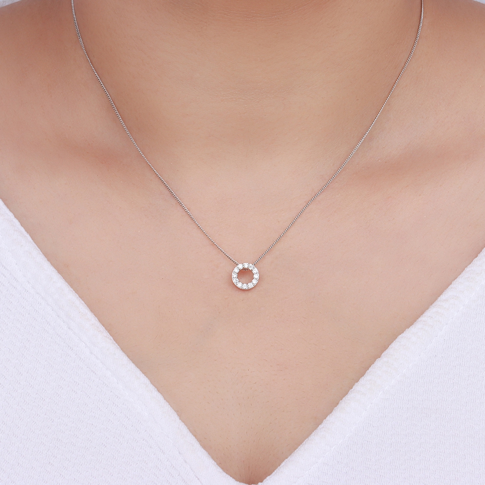 4 Prong Round Rose Gold Circle Pendant Necklace