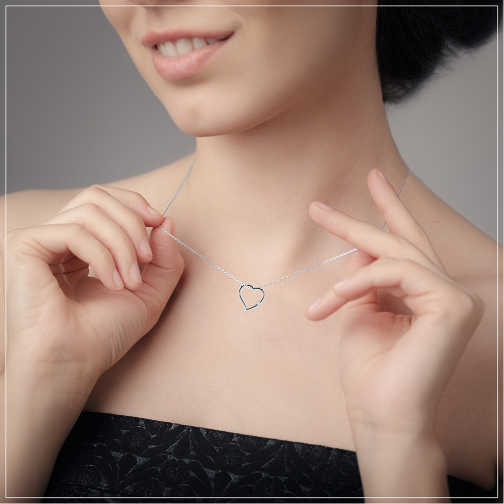 Flush Setting Round CoreHeart Naturally Mined Diamond Heart Pendant Necklace
