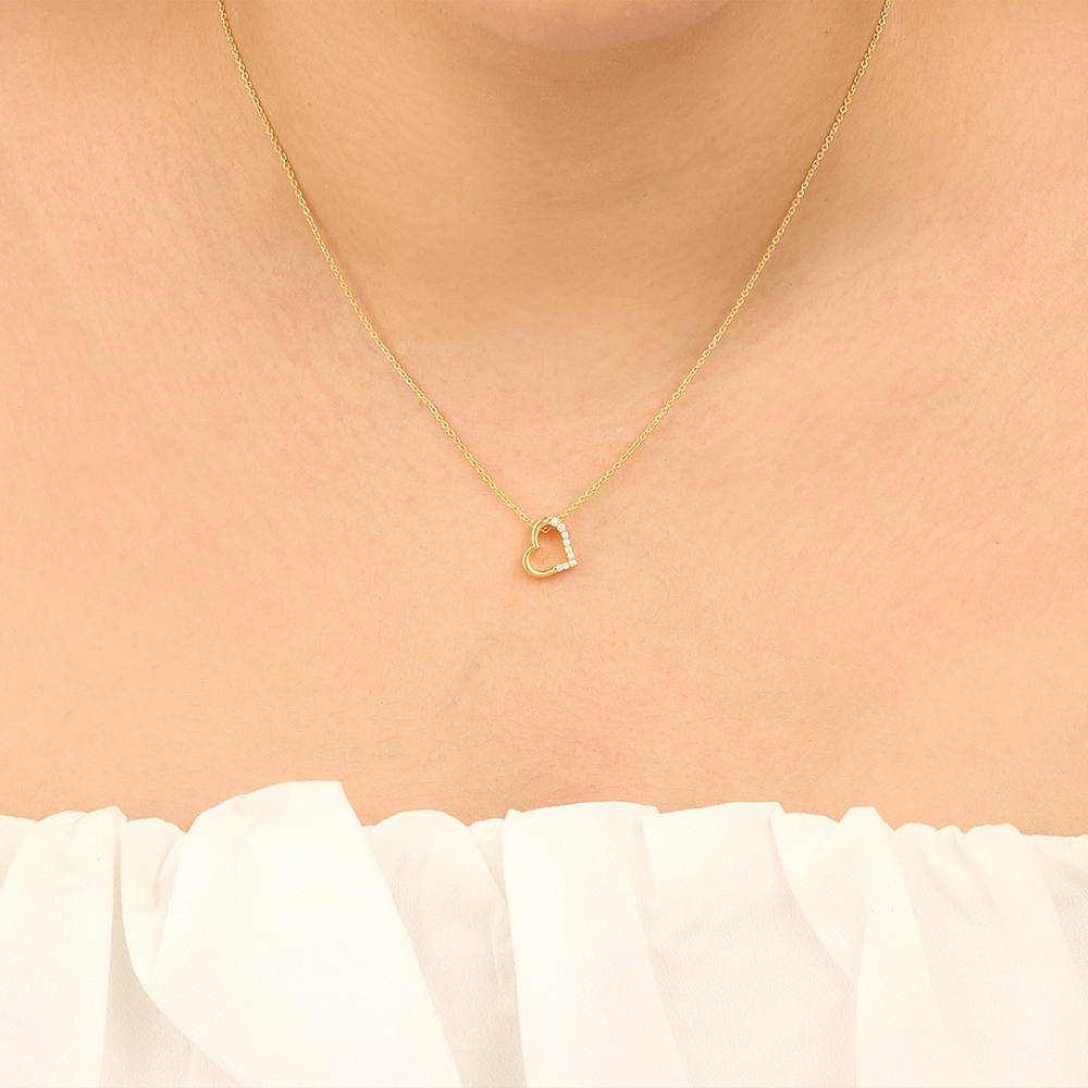 4 Prong Round Yellow Gold Half set Pendant Necklaces