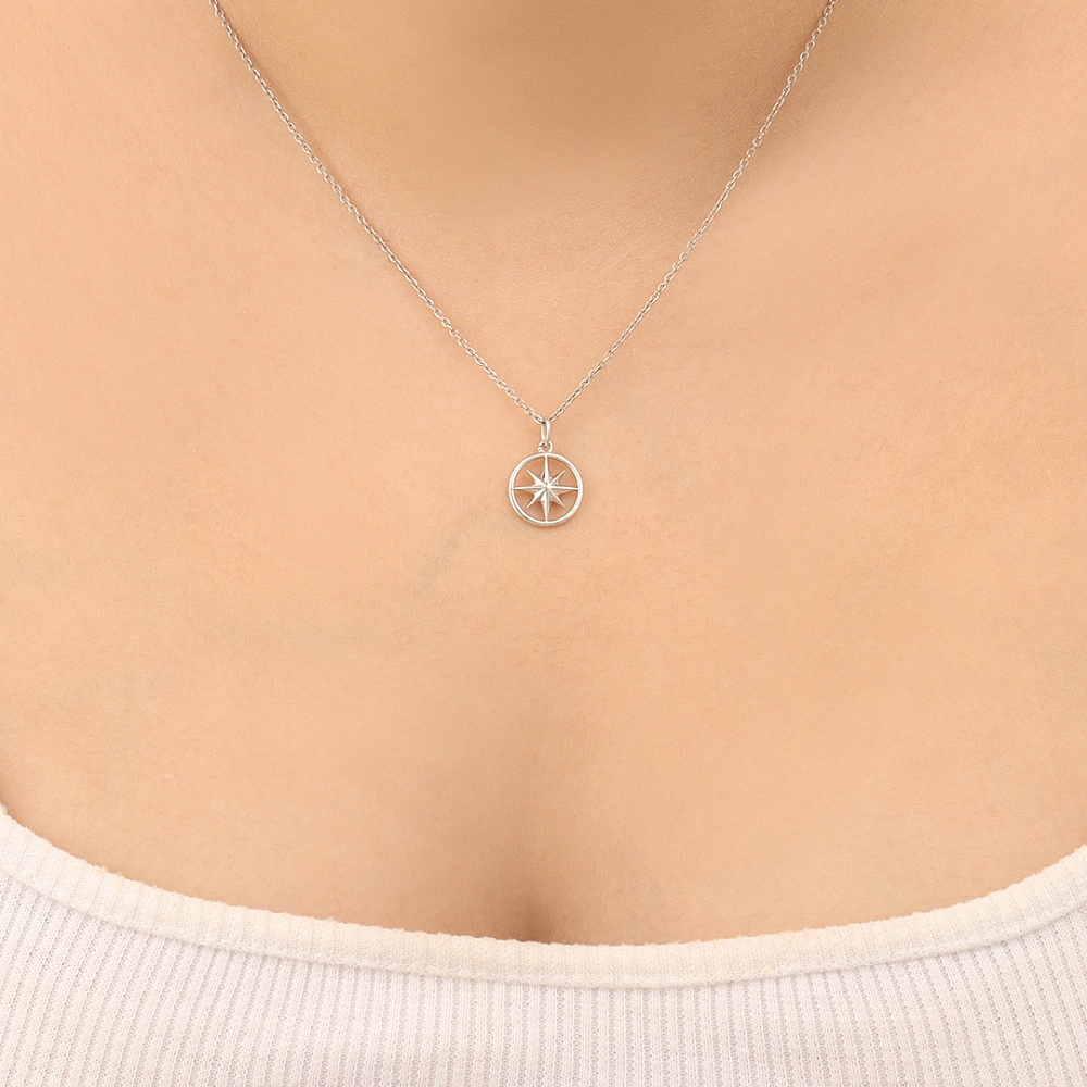 Silver Plain metal compass petit Pendant Necklaces
