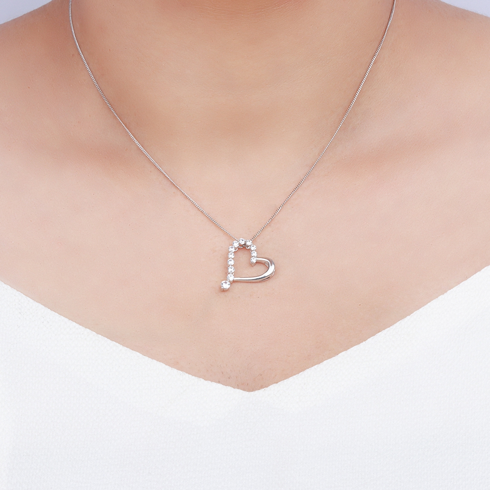 4 Prong Round Exclusive Heart Pendant Necklace