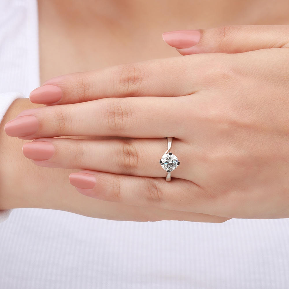 4 Prong Round Twist Shoulder Solitaire Engagement Ring