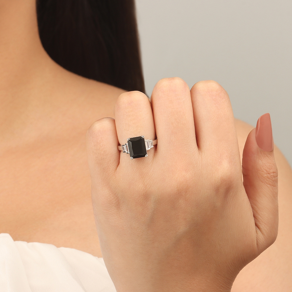 Step shoulder Black Diamond Engagement Rings