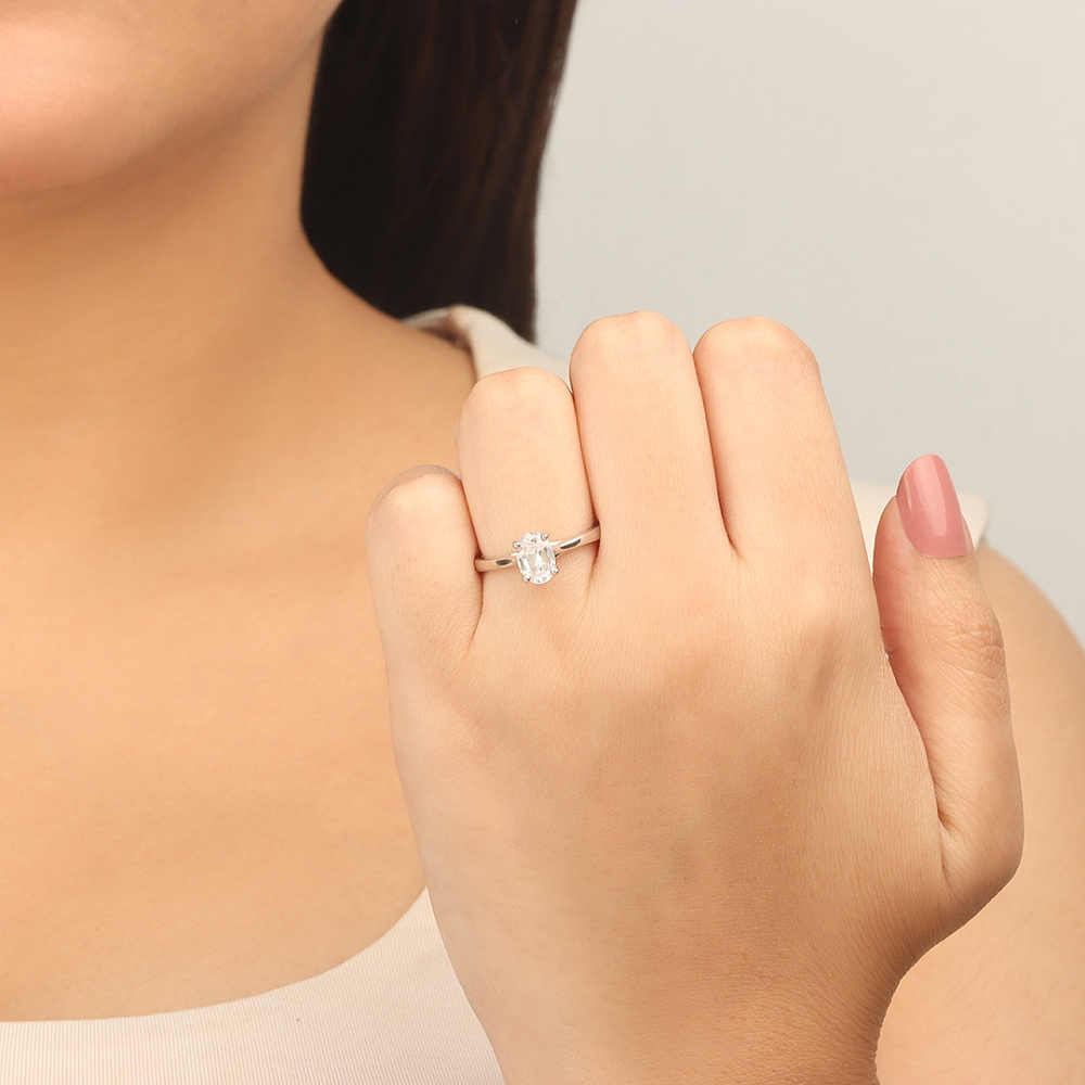 Oval Crossover claws Solitaire Engagement Rings