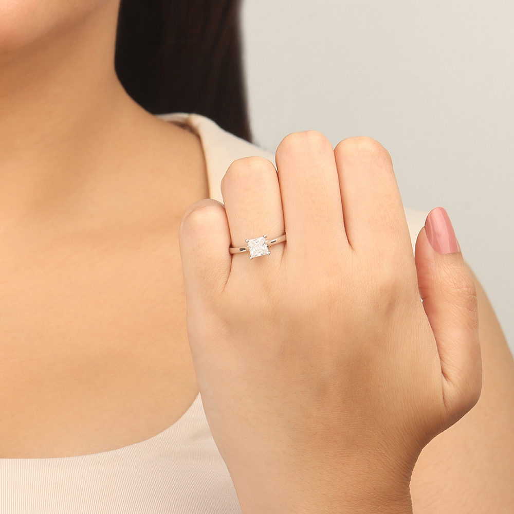 Princess Crossover claws Engagement Rings