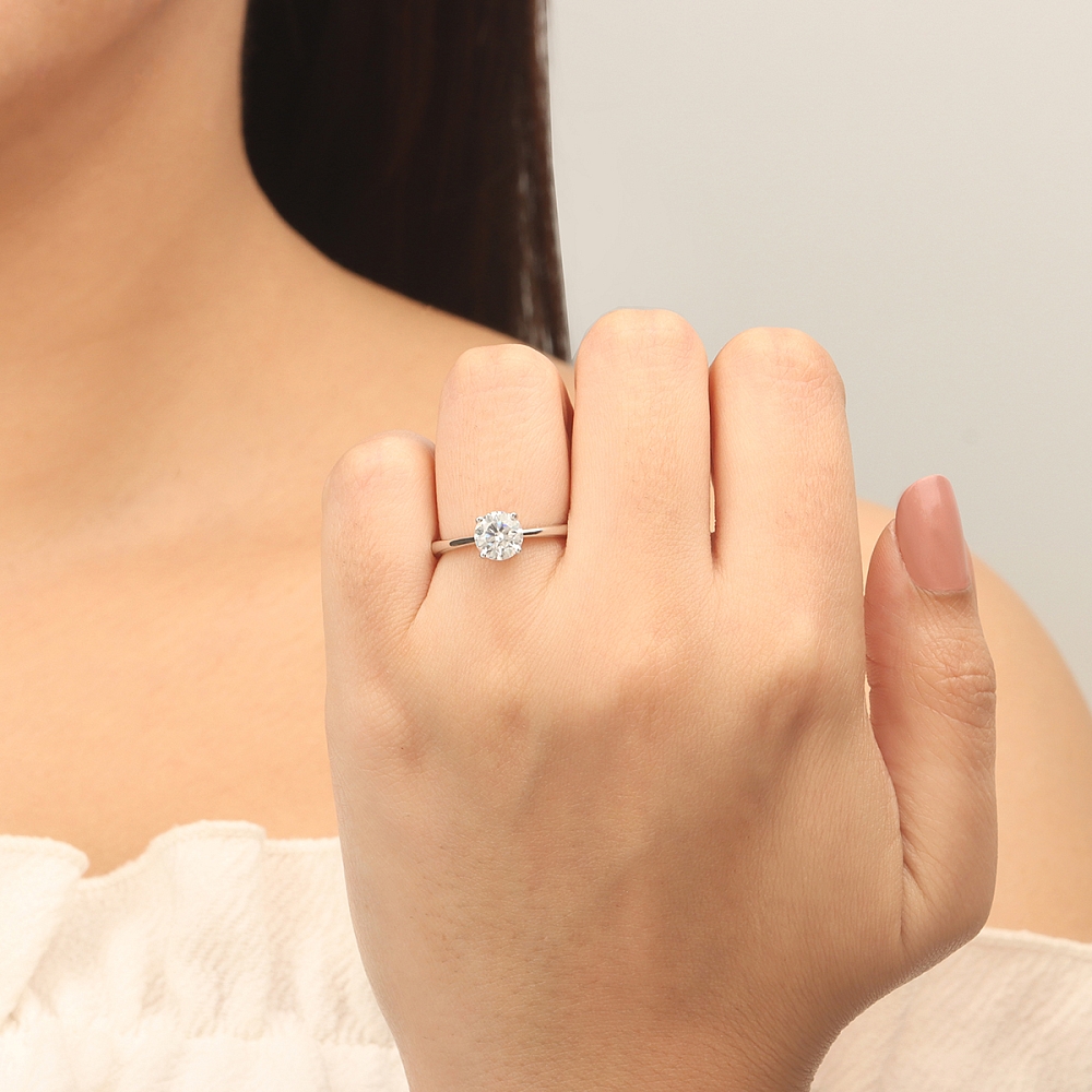 Round Basket set delicate Moissanite Engagement Rings
