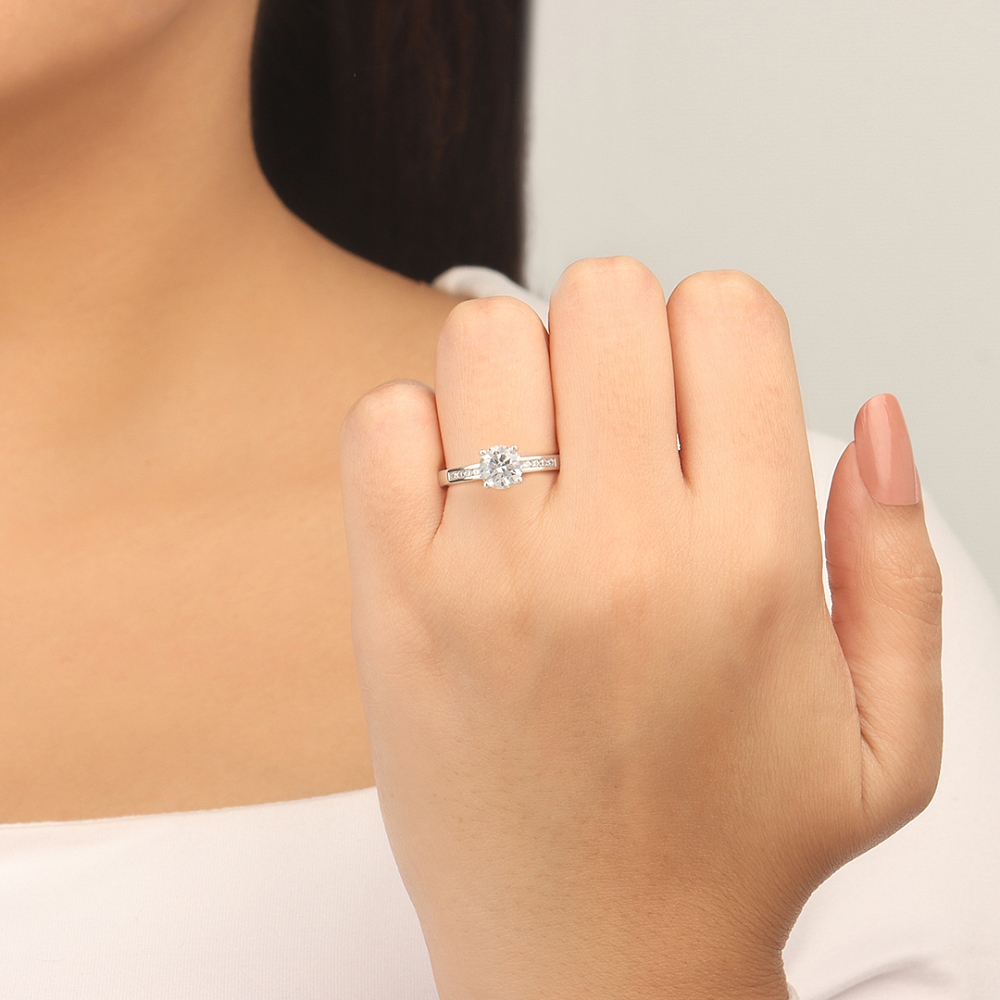 Round Classic basket Moissanite Engagement Rings