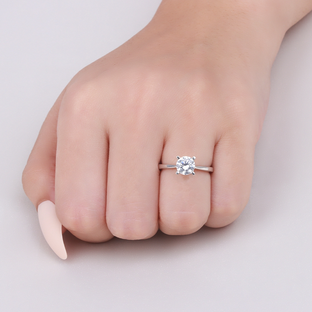 4 Prong Round Peg Head tappered shoulder Solitaire Engagement Ring