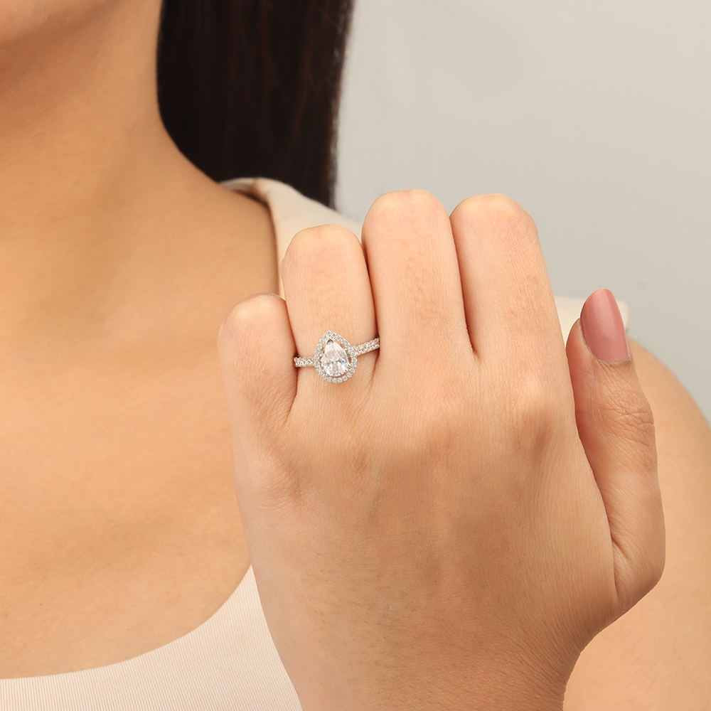 Prong Pear Twin claws Engagement Rings