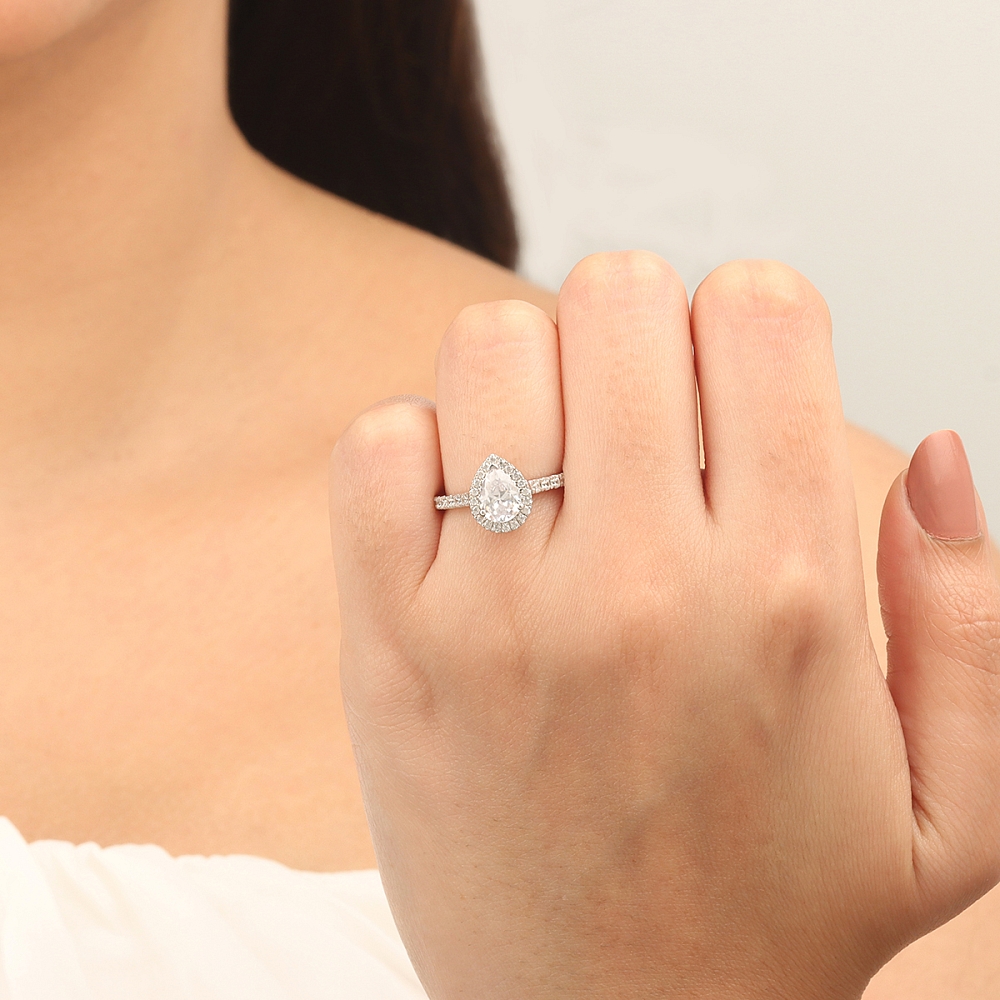 Pear Prong set shank Engagement Rings