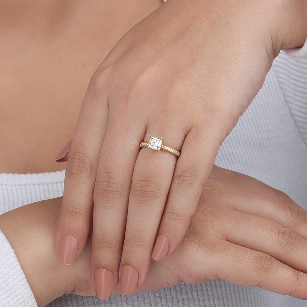 4 Prong Cushion Tappered shoulder set Engagement Rings