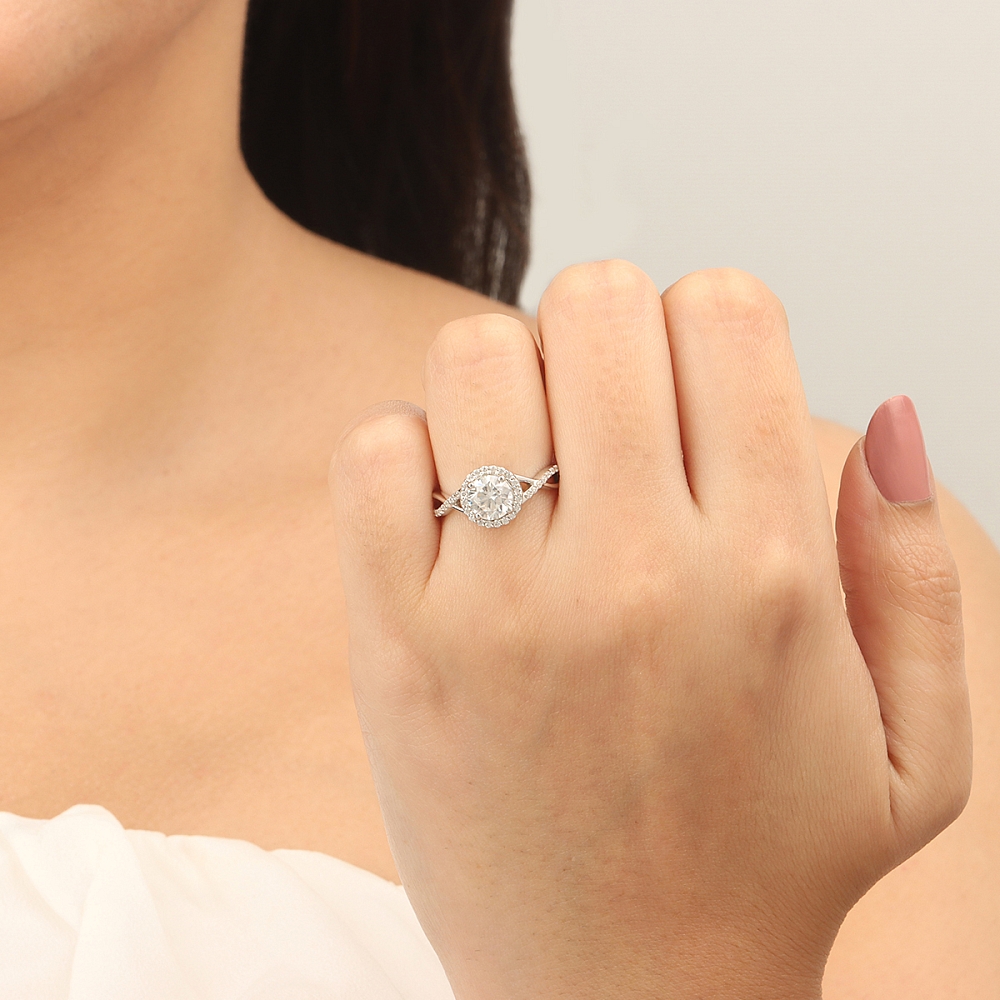 Round Intervene shoulder Engagement Rings