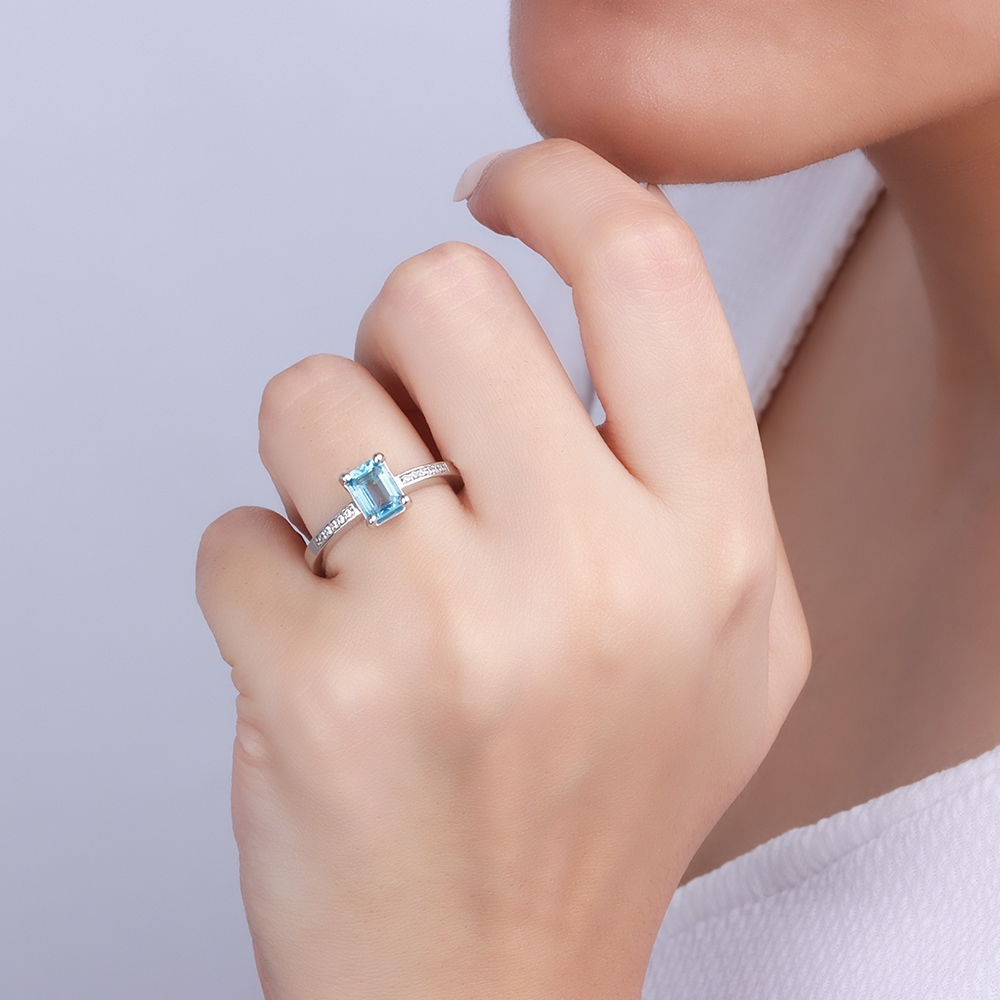 4 Prong Emerald Aqua Sparkle Aquamarine Gemstone Diamond Ring