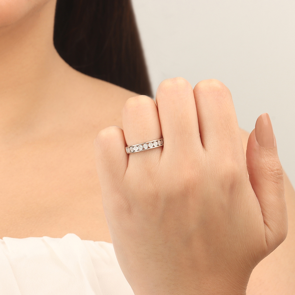 Channel Setting Round Illusion setting Engagement Rings