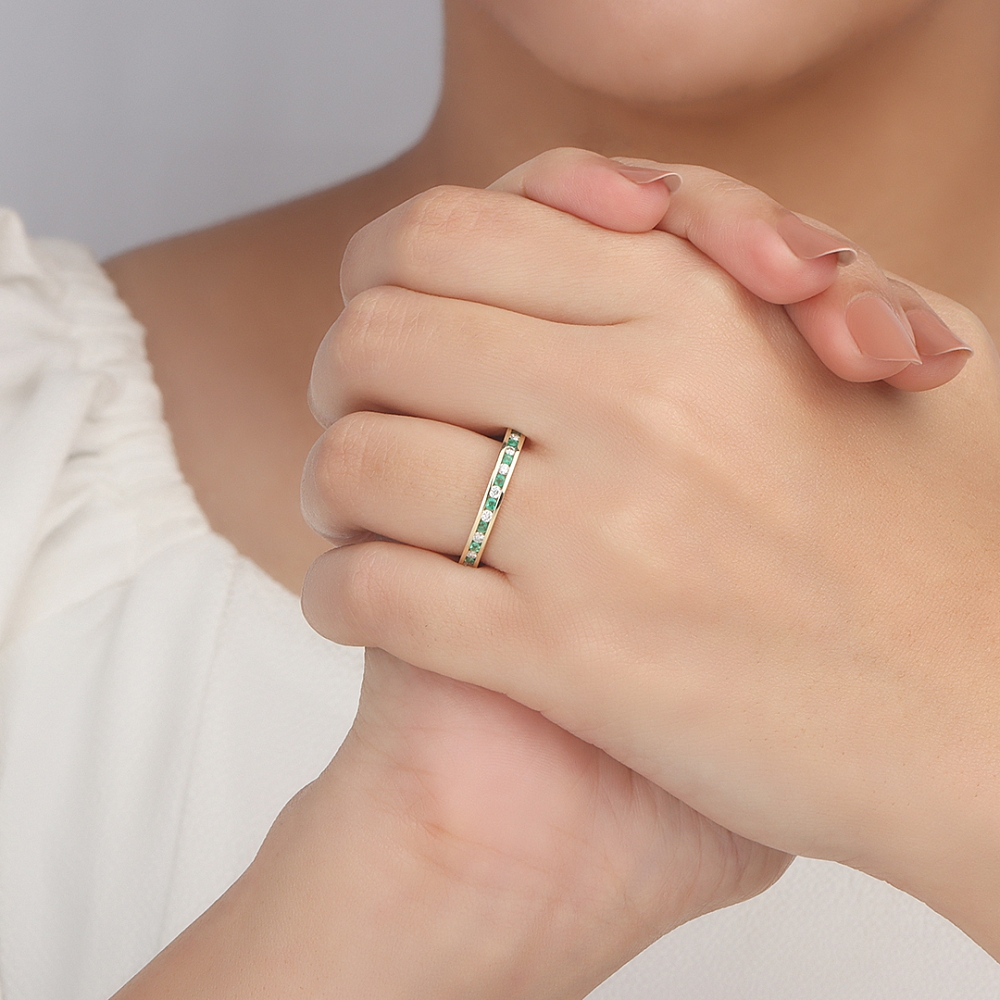 Channel Setting Round And diamond Emerald Diamond Rings