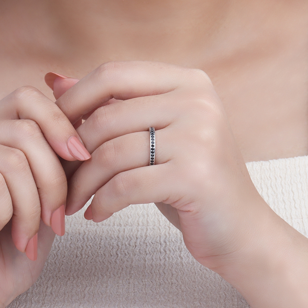 Pave Setting Round Scallop Black Eternity Diamond Rings