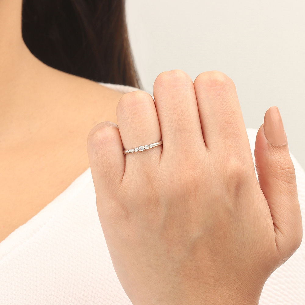 6 Prong Round Petit miligrain Diamond Rings