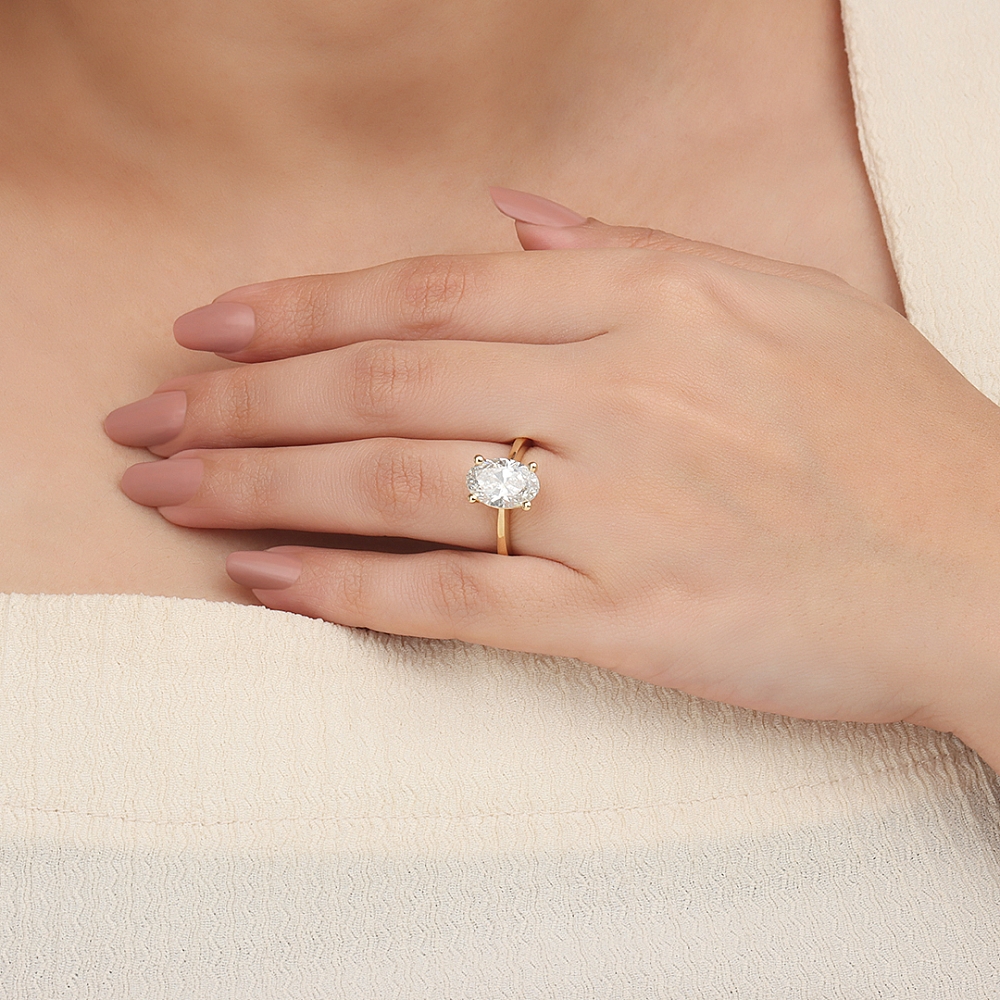 Oval Narrow shoulder Solitaire Engagement Rings