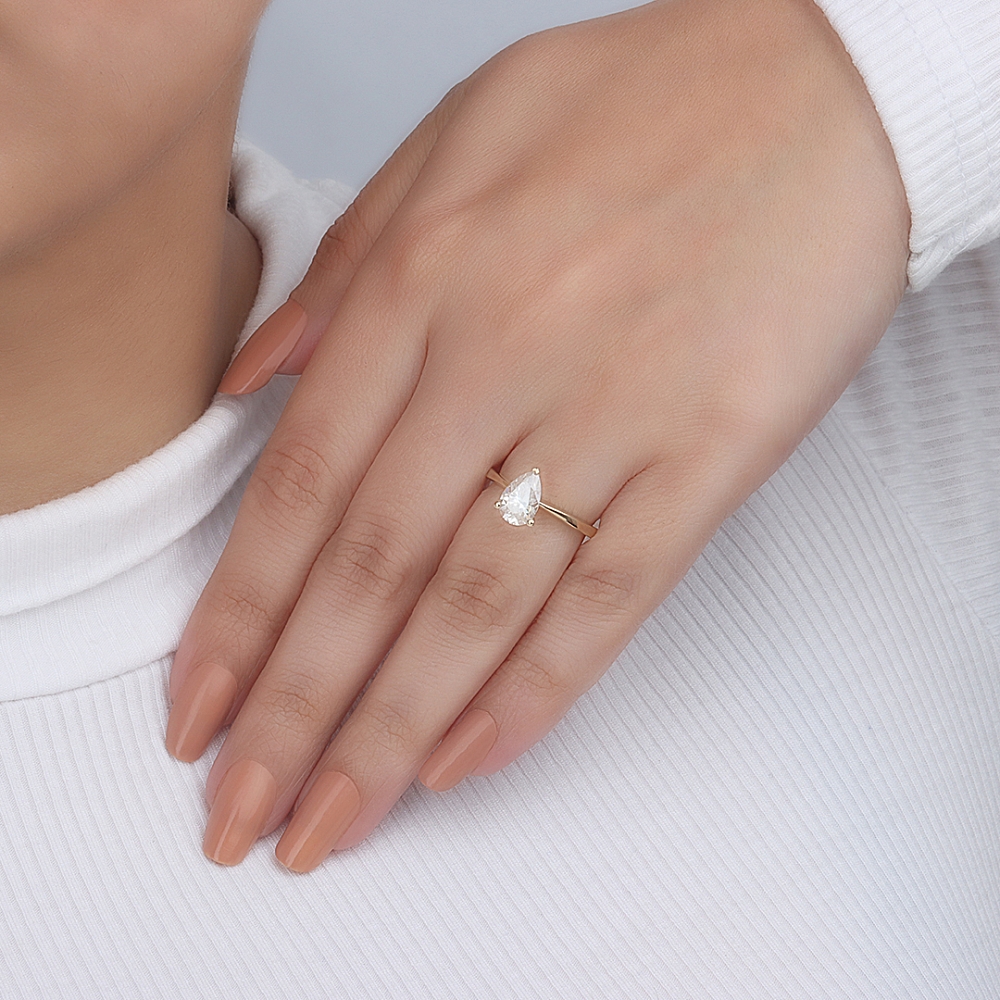 Prong Pear Narrow shoulder Engagement Rings