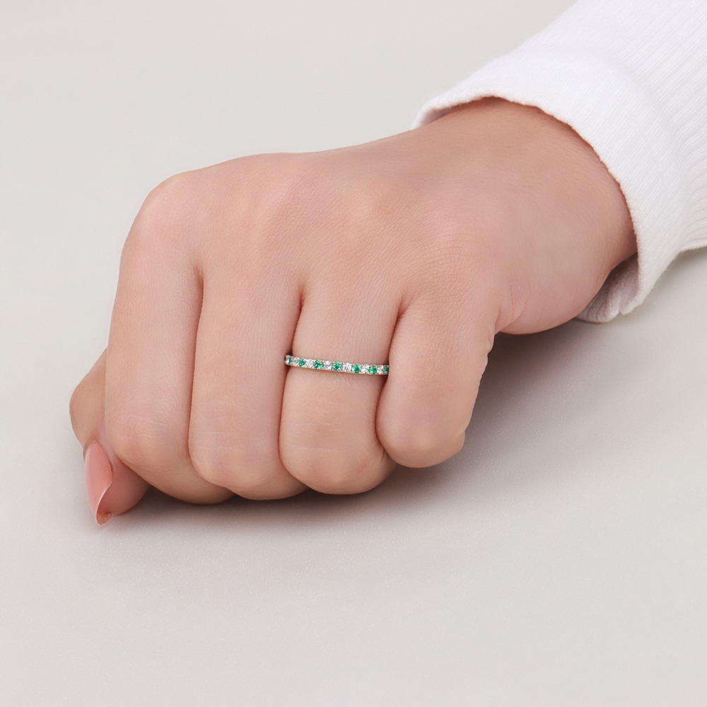 Channel Setting Round Azure starlight Emerald Diamond Rings