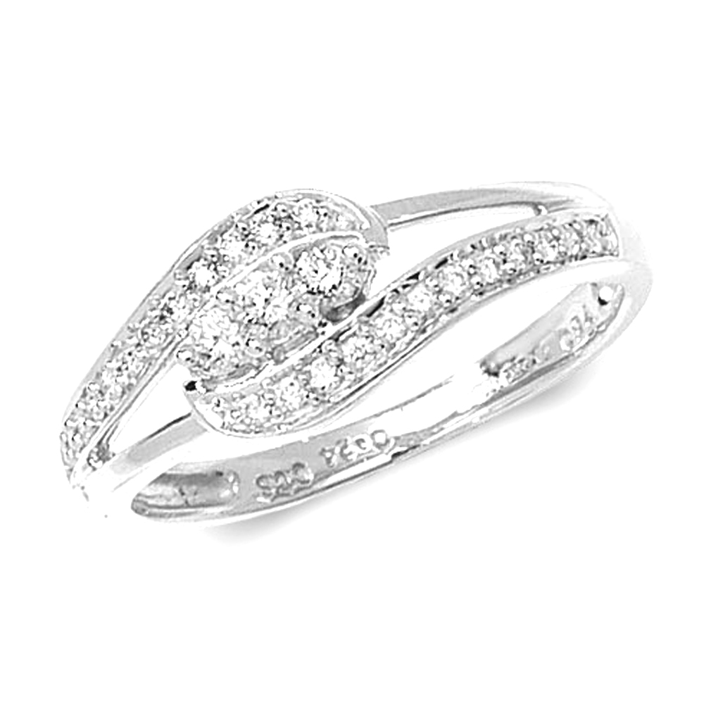 pave setting round diamond cluster ring
