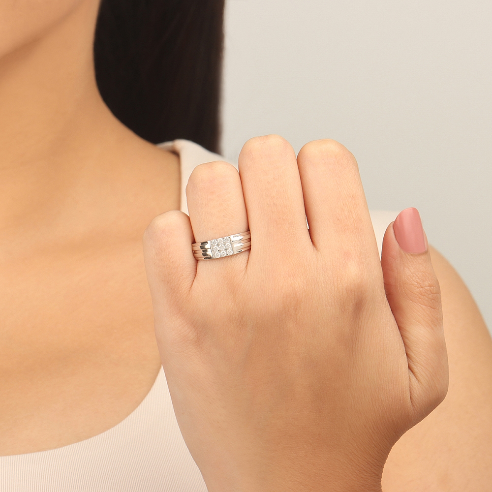 4 Prong Round Bar Diamond Rings