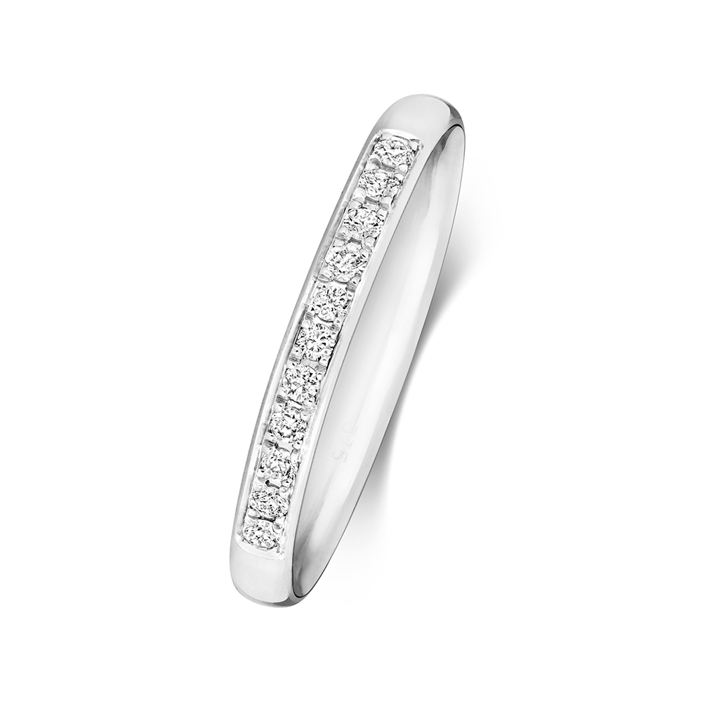 pave setting round shape diamond wedding ring