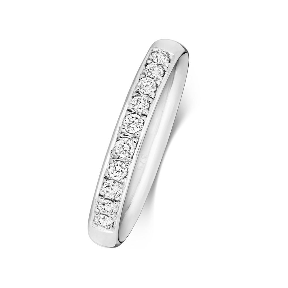 pave setting round shape diamond wedding ring