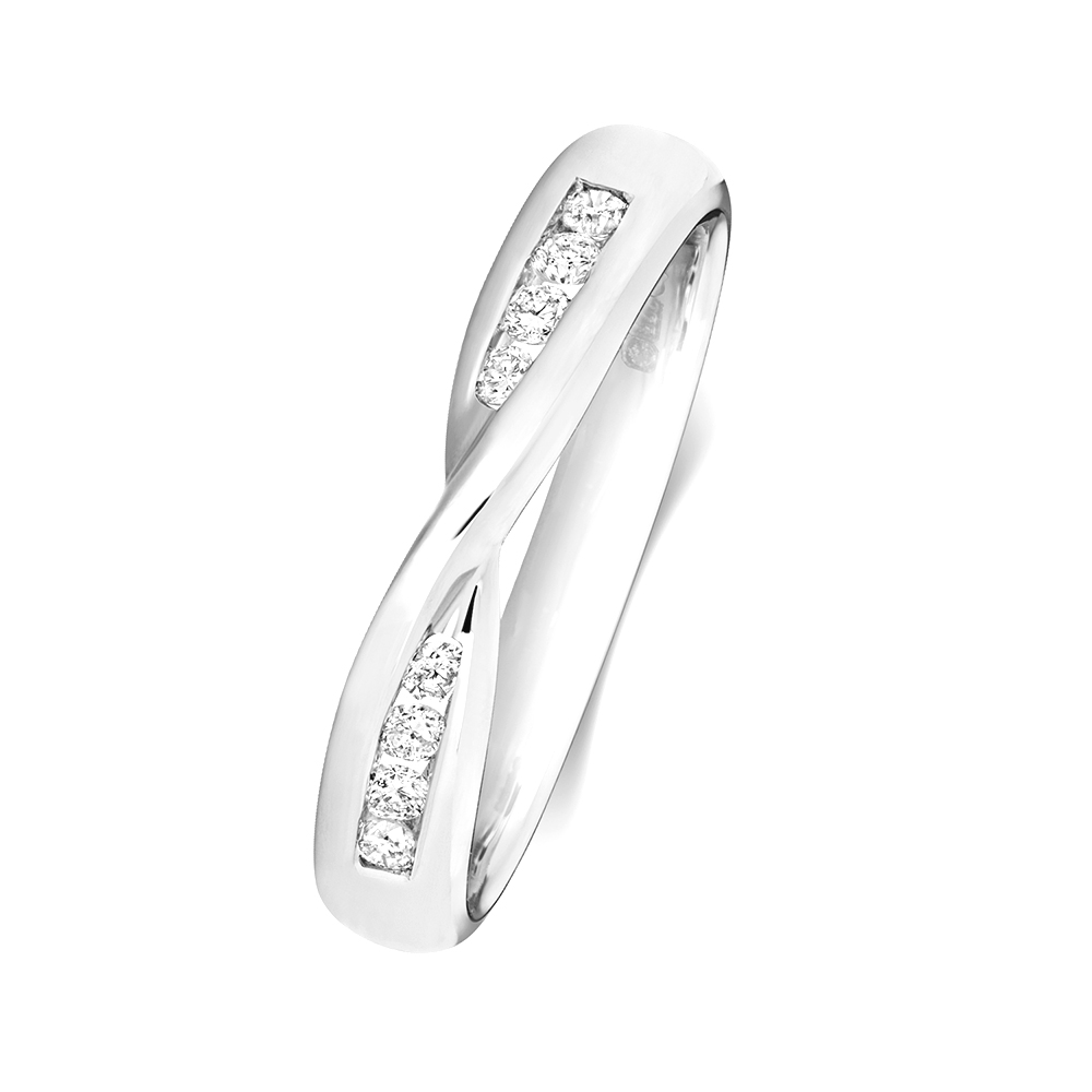 everlasting love with round shape crossover half eternity ring