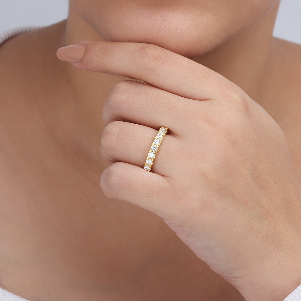 4 Prong Round White Gold This exquisite Full Eternity Diamond Rings