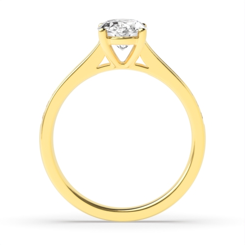 4 Prong Oval Yellow Gold Classic setting Engagement Rings