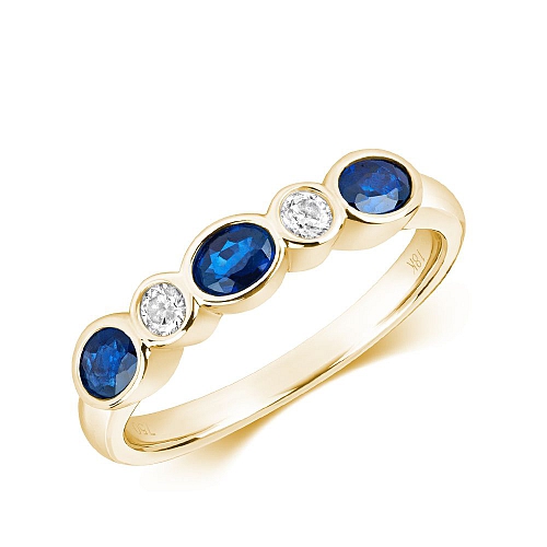 Bezel Setting Oval Yellow Gold 5 stone round diamond and Lab Grown Diamond Rings