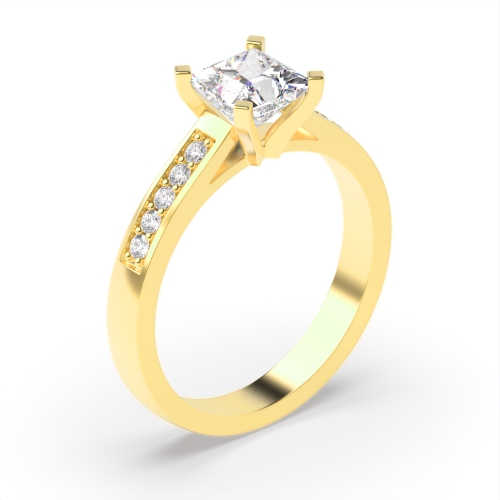 Princess Engagement Ring With Square Claws Set Diamond