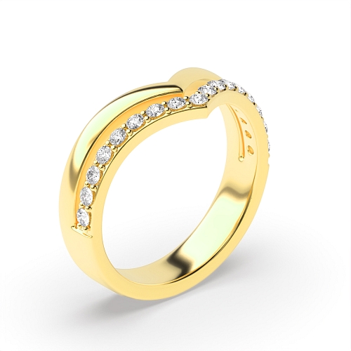 4 Prong Round Yellow Gold V shaped Band Diamond Rings