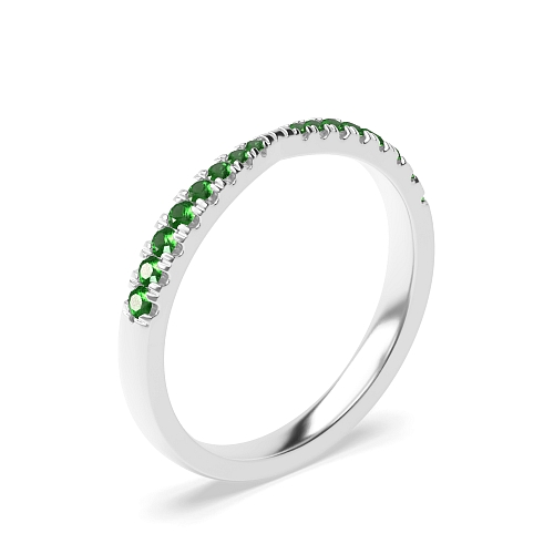 4 Prong Round Graduating Emerald Diamond Rings