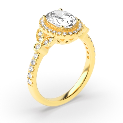 4 prong setting oval shape side stone diamond ring