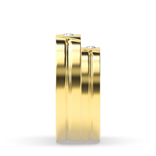 Bezel Setting Round Yellow Gold Glimmered Couples Engagement Rings