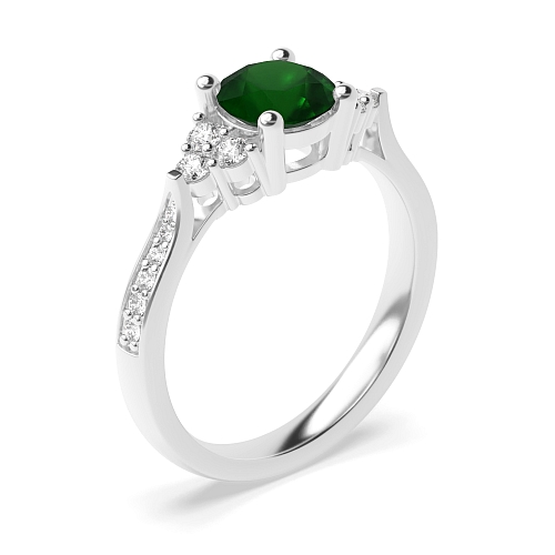 4 Prong Elegant look Emerald Engagement Rings