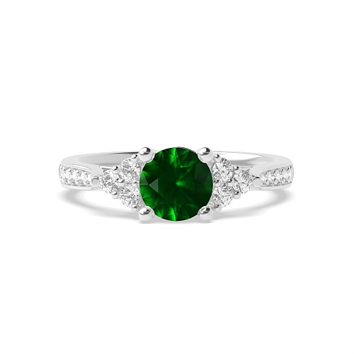 4 Prong Elegant look Emerald Engagement Rings